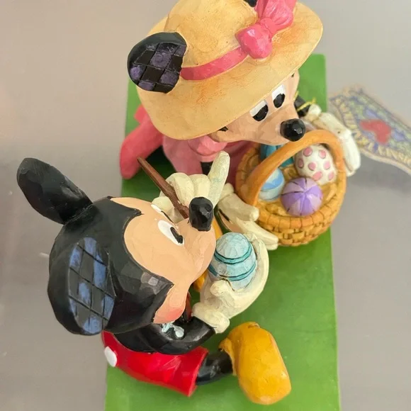 Jim Shore Disney Traditions Mickey & Minnie Mouse Easter Artistry 6008319 (1488) - Picture 11 of 16